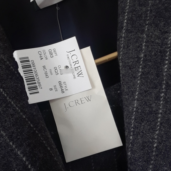 J.CREW..NWT..GRAY PINSTRIPE SUIT - Picture 5 of 13